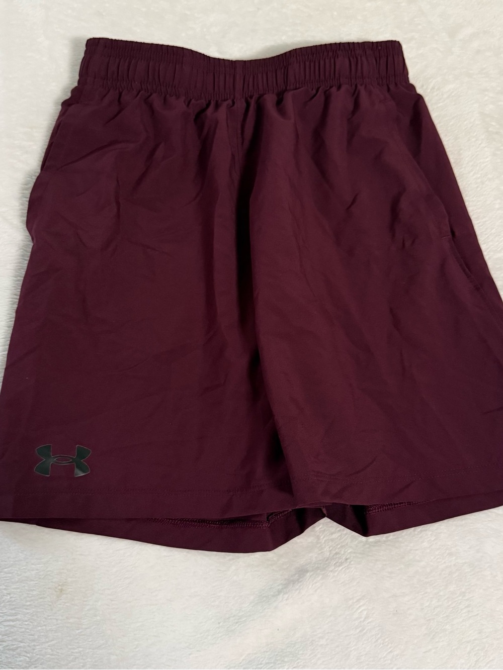 Under Armour Boys Youth Medium Maroon Burgundy Athletic Shorts Elastic Waist